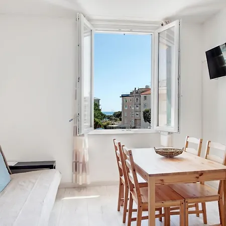 Ferienwohnung Bilocale Mezzano In Centro Varraze Exterior foto